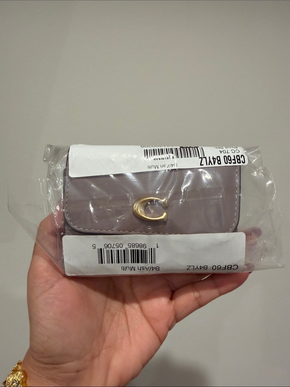 🎀COACH~Essential Card Holder Wallet In Colorblock - Picture 2 of 9
